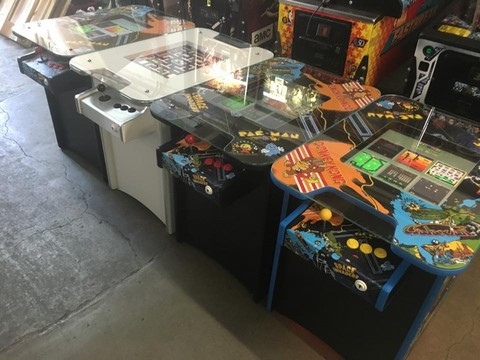 Table arcade cocktail