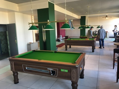 Billard pool salle